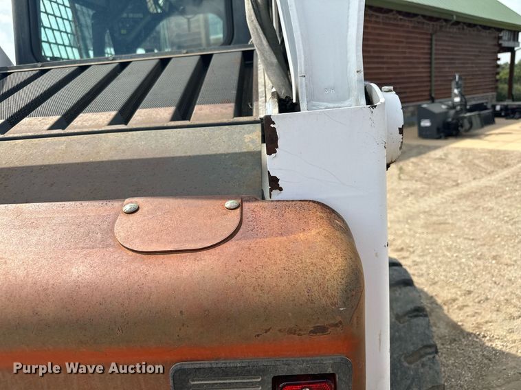 image for item MQ9384 2004 Bobcat S250  skid steer loader