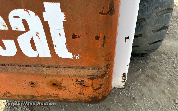 image for item MQ9384 2004 Bobcat S250  skid steer loader