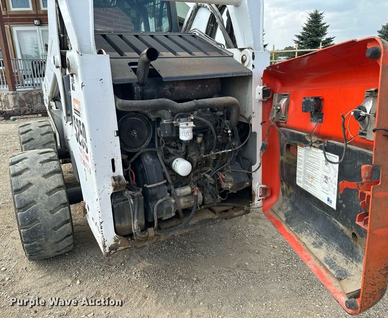 image for item MQ9384 2004 Bobcat S250  skid steer loader
