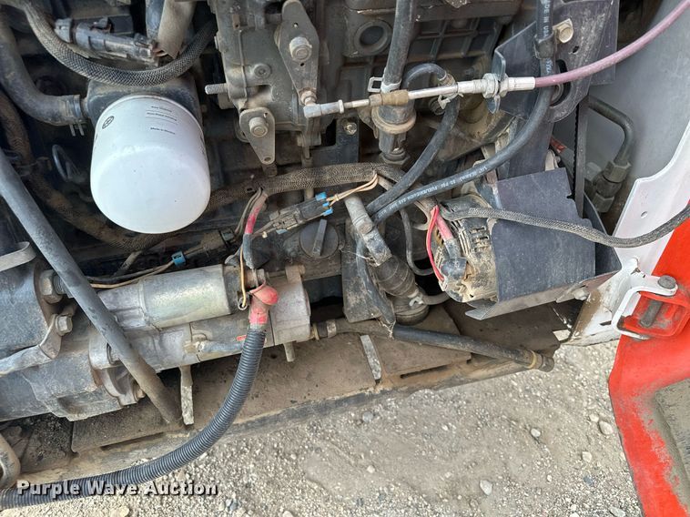 image for item MQ9384 2004 Bobcat S250  skid steer loader