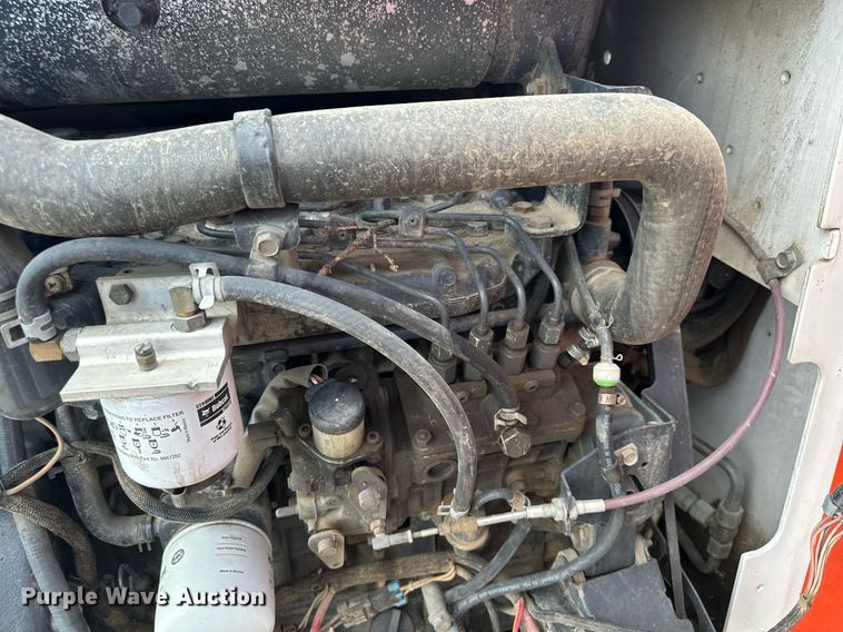 image for item MQ9384 2004 Bobcat S250  skid steer loader