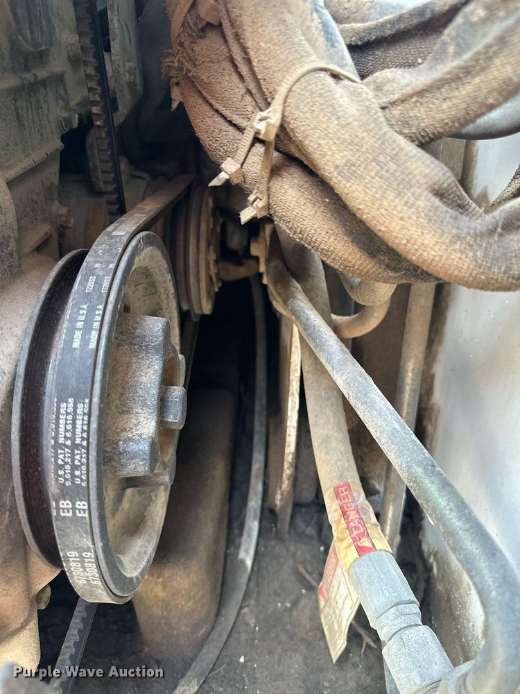 image for item MQ9384 2004 Bobcat S250  skid steer loader