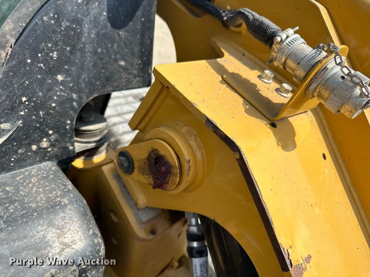 image for item MQ9387 2020 Caterpillar 299D3  tracked skid steer loader