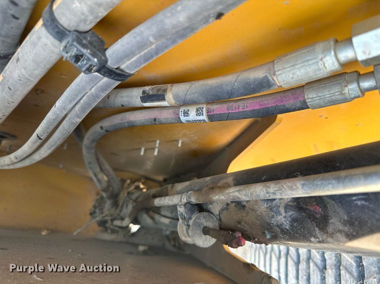 image for item MQ9387 2020 Caterpillar 299D3  tracked skid steer loader