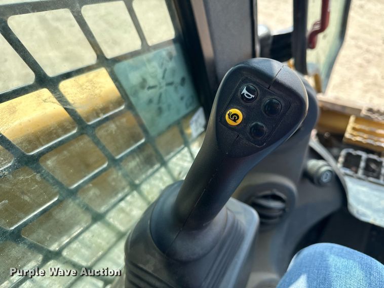 image for item MQ9387 2020 Caterpillar 299D3  tracked skid steer loader