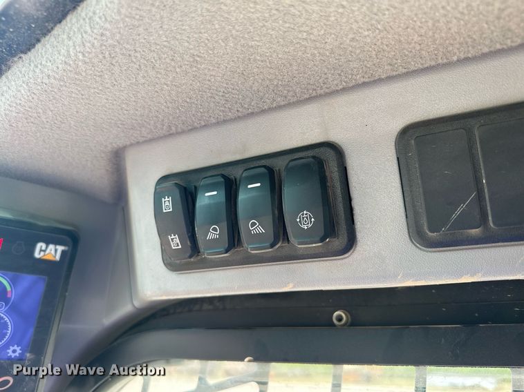 image for item MQ9387 2020 Caterpillar 299D3  tracked skid steer loader