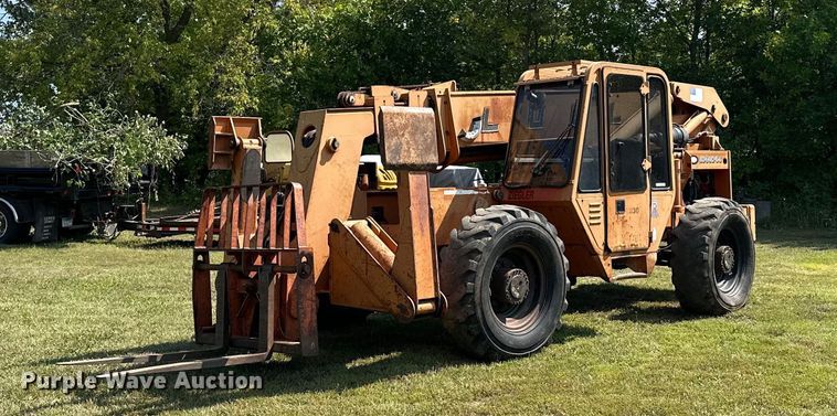 image for item MQ9391 Lull 1044C-54 telehandler