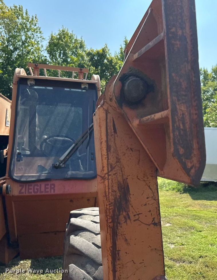 image for item MQ9391 Lull 1044C-54 telehandler