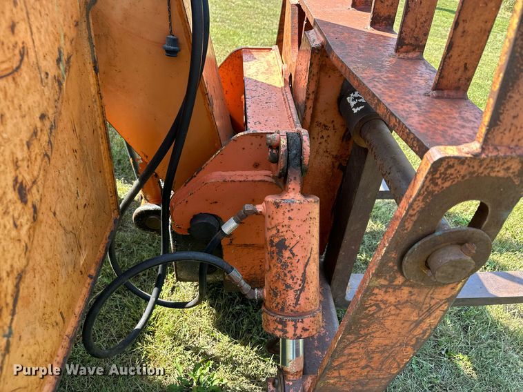 image for item MQ9391 Lull 1044C-54 telehandler