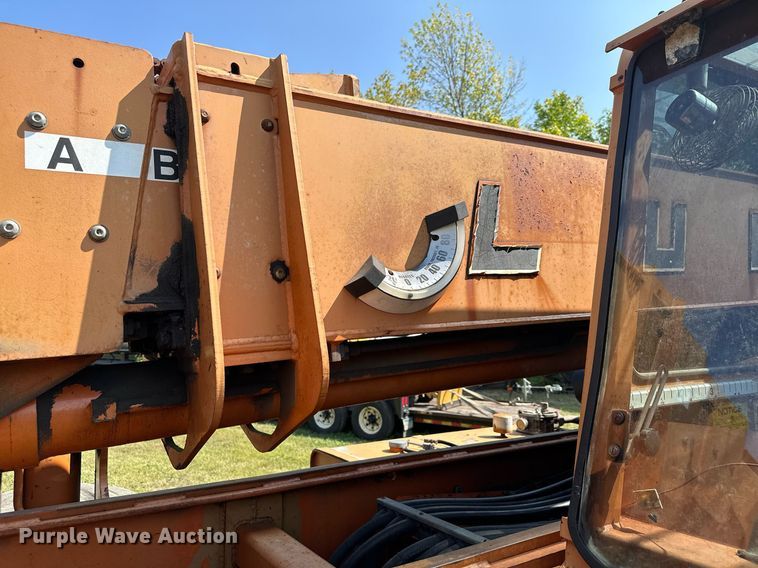 image for item MQ9391 Lull 1044C-54 telehandler
