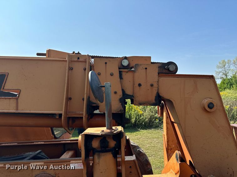 image for item MQ9391 Lull 1044C-54 telehandler