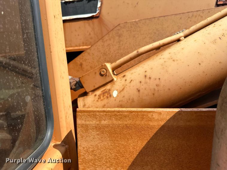 image for item MQ9391 Lull 1044C-54 telehandler