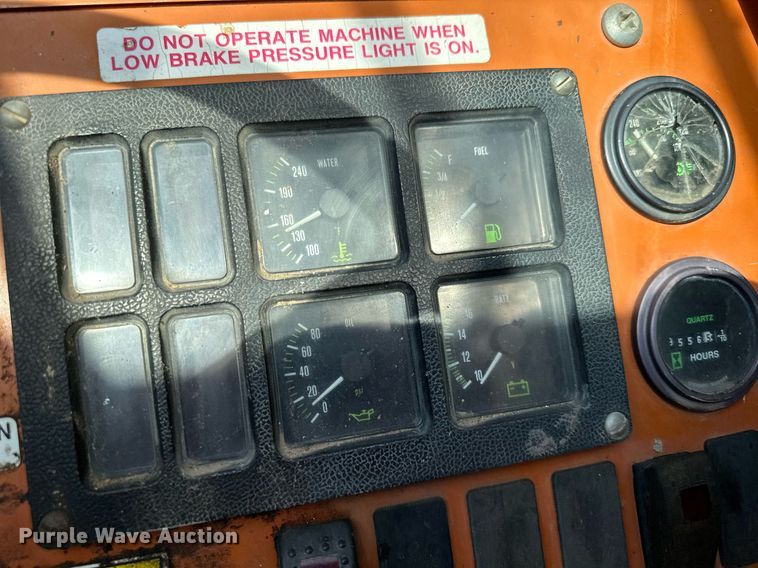 image for item MQ9391 Lull 1044C-54 telehandler