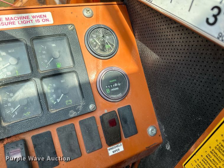 image for item MQ9391 Lull 1044C-54 telehandler