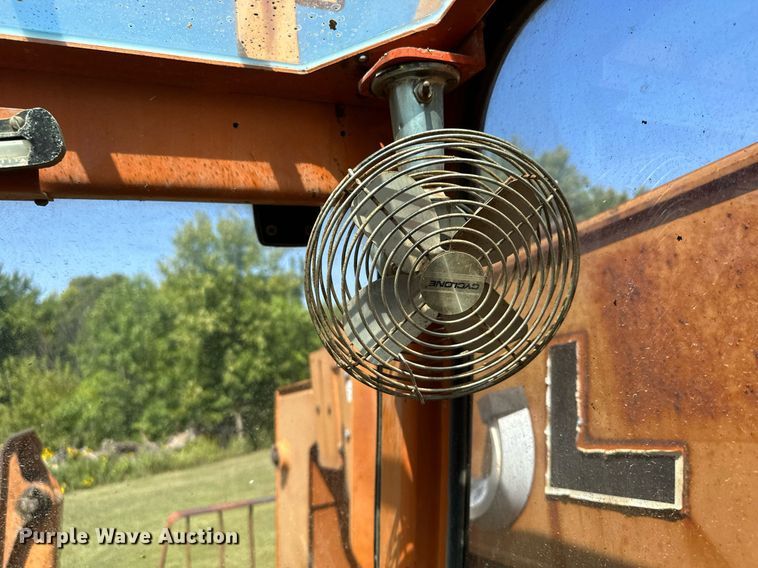 image for item MQ9391 Lull 1044C-54 telehandler