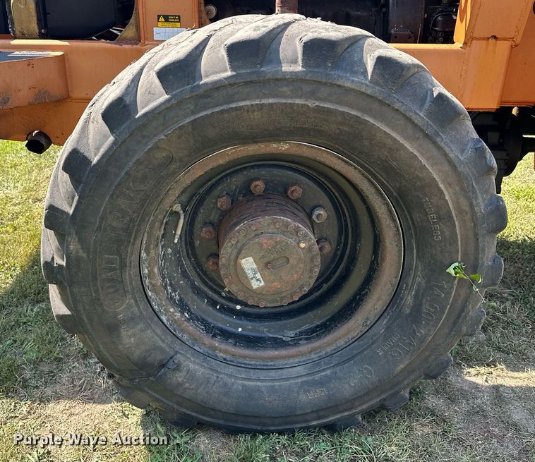 image for item MQ9391 Lull 1044C-54 telehandler