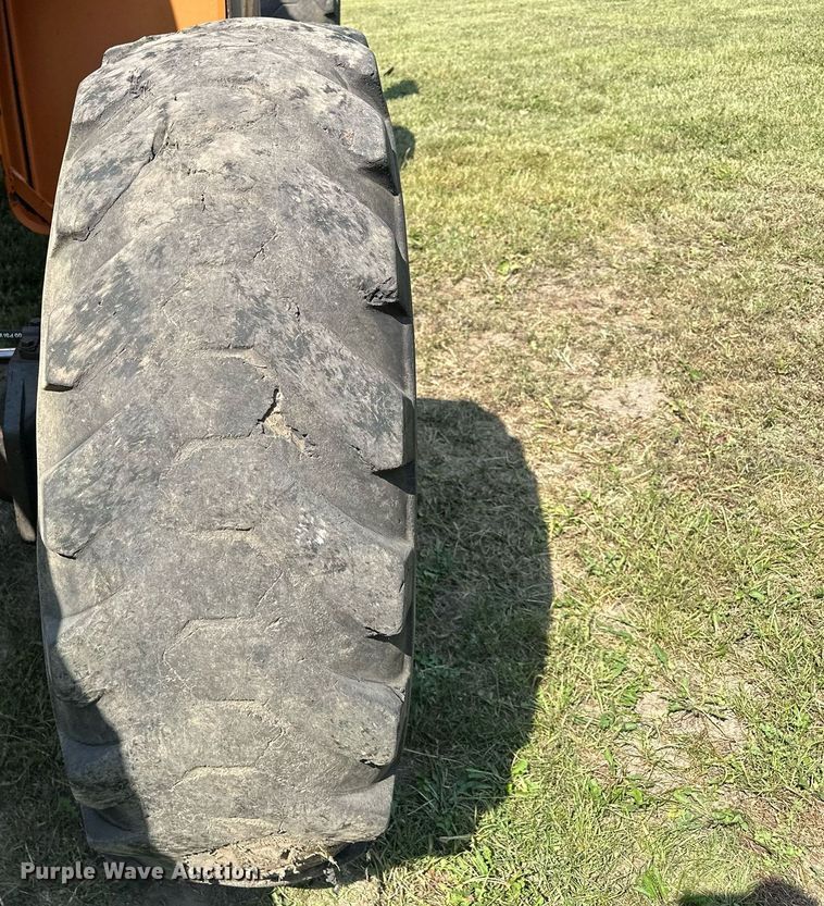 image for item MQ9391 Lull 1044C-54 telehandler