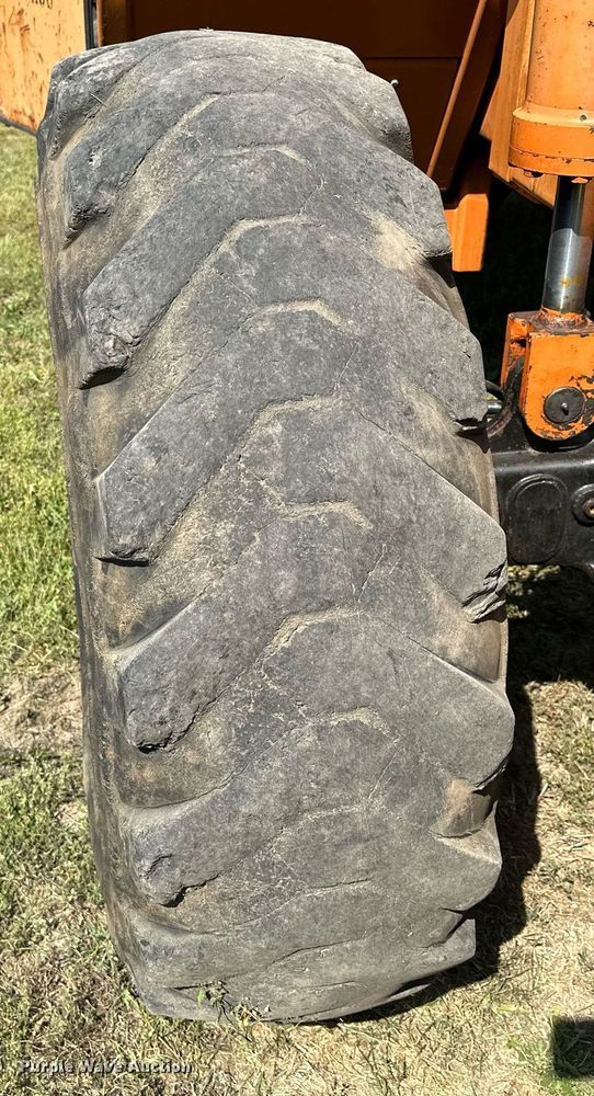 image for item MQ9391 Lull 1044C-54 telehandler