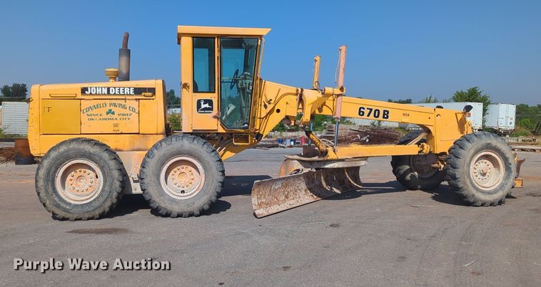 image for item MY9931 1989 John Deere 670B  motor grader