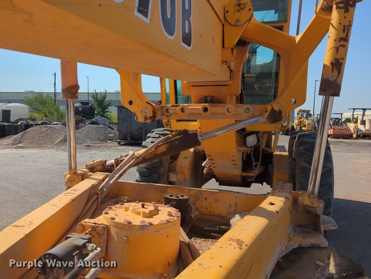 image for item MY9931 1989 John Deere 670B  motor grader