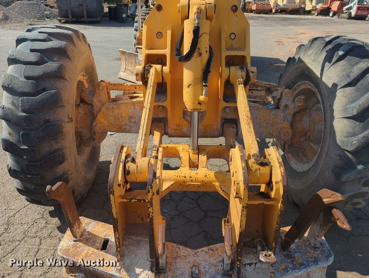 image for item MY9931 1989 John Deere 670B  motor grader