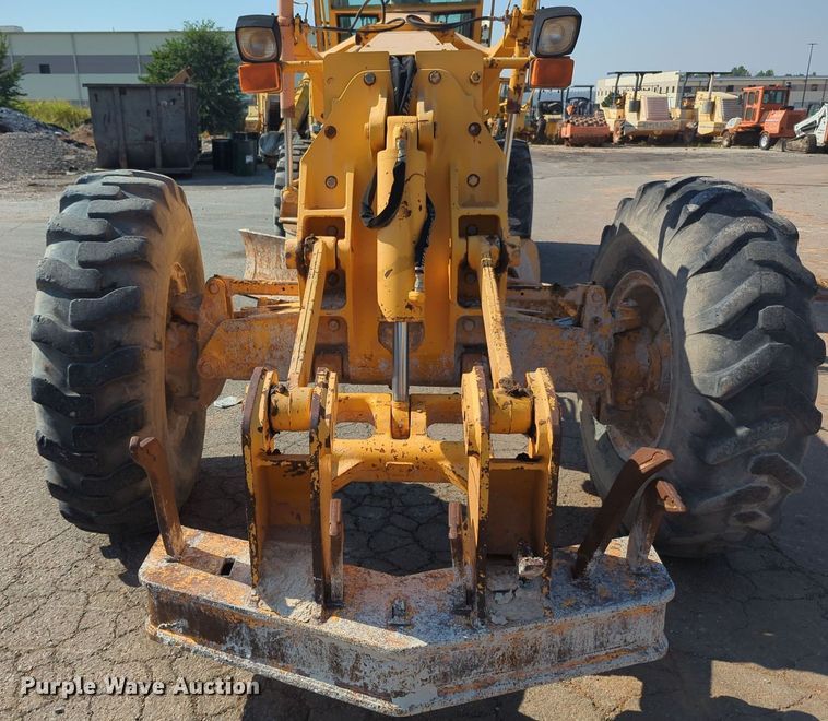 image for item MY9931 1989 John Deere 670B  motor grader