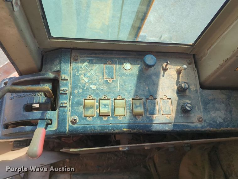 image for item MY9931 1989 John Deere 670B  motor grader