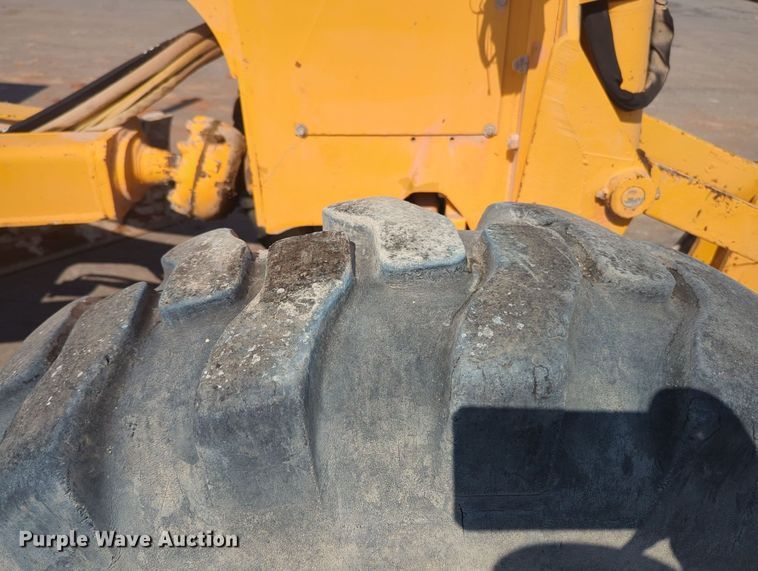 image for item MY9931 1989 John Deere 670B  motor grader