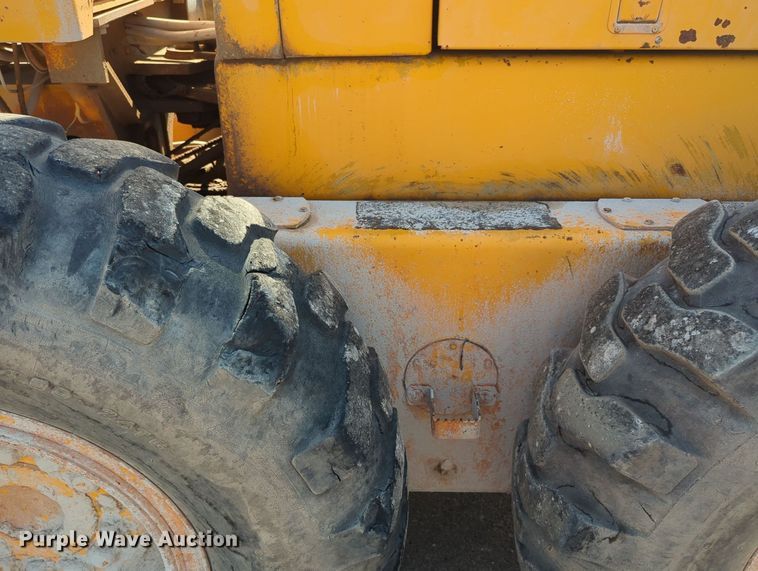 image for item MY9931 1989 John Deere 670B  motor grader