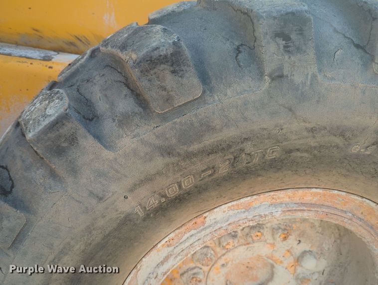 image for item MY9931 1989 John Deere 670B  motor grader