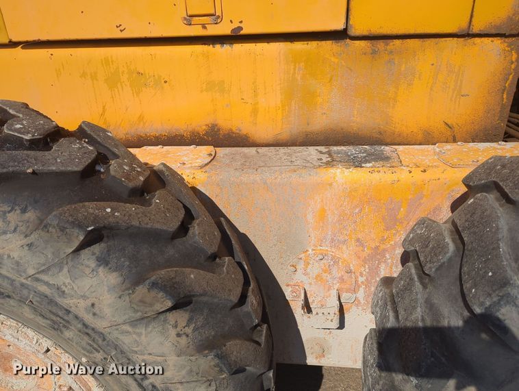 image for item MY9931 1989 John Deere 670B  motor grader