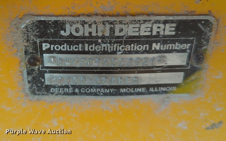 image for item MY9931 1989 John Deere 670B  motor grader