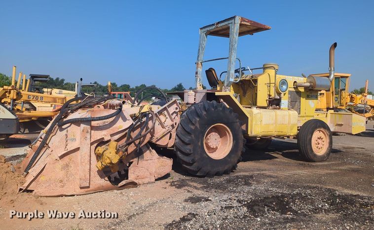 image for item MY9932 1991 Bomag MPH100R  soil stabilizer / recycler