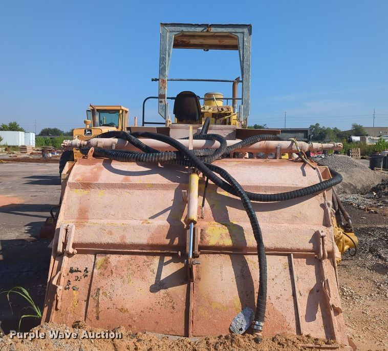 image for item MY9932 1991 Bomag MPH100R  soil stabilizer / recycler