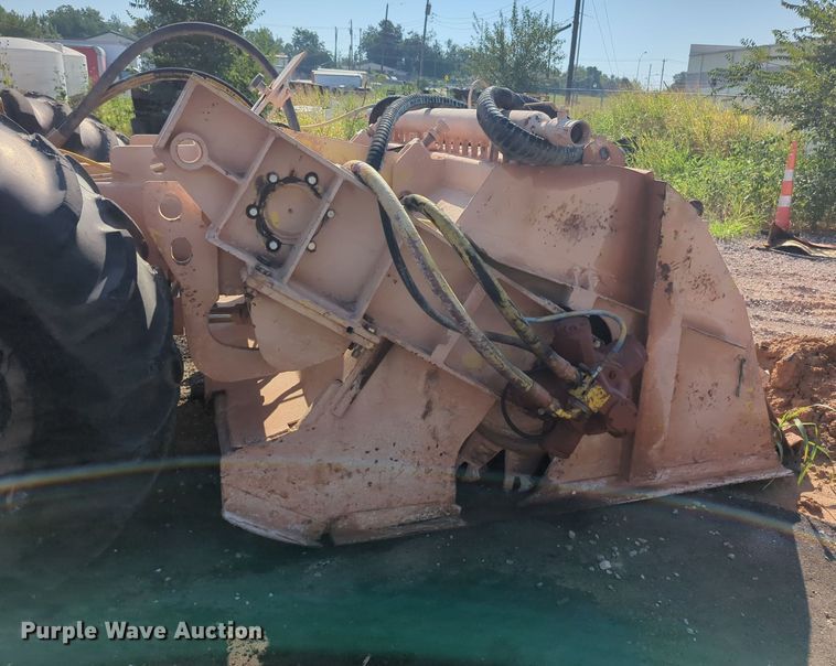 image for item MY9932 1991 Bomag MPH100R  soil stabilizer / recycler