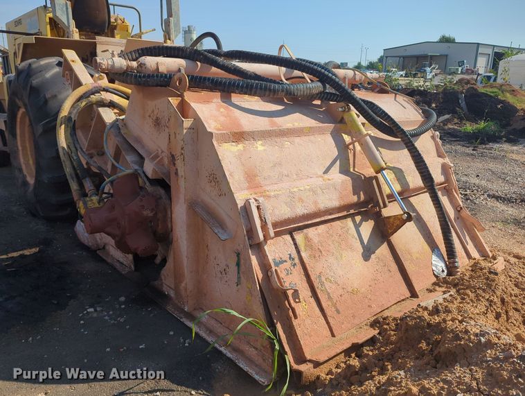 image for item MY9932 1991 Bomag MPH100R  soil stabilizer / recycler