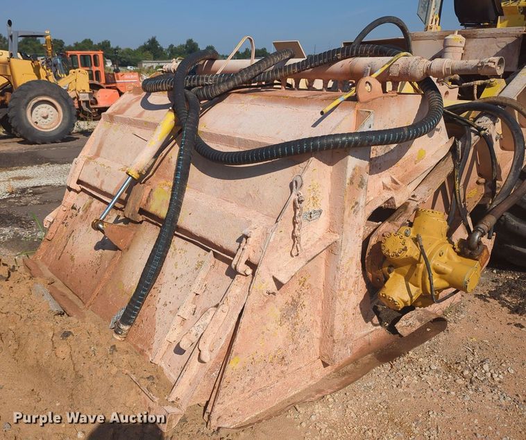 image for item MY9932 1991 Bomag MPH100R  soil stabilizer / recycler