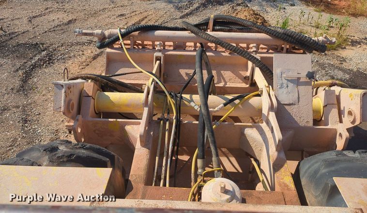 image for item MY9932 1991 Bomag MPH100R  soil stabilizer / recycler