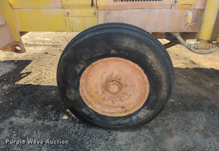 image for item MY9932 1991 Bomag MPH100R  soil stabilizer / recycler