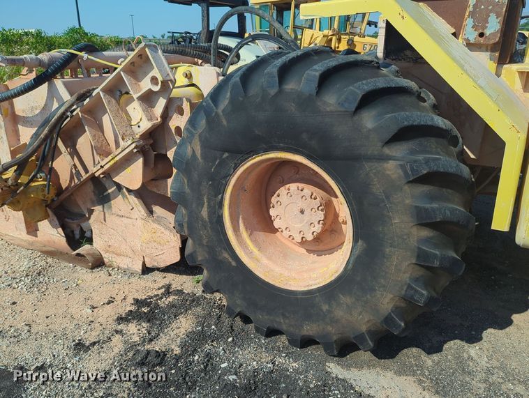 image for item MY9932 1991 Bomag MPH100R  soil stabilizer / recycler