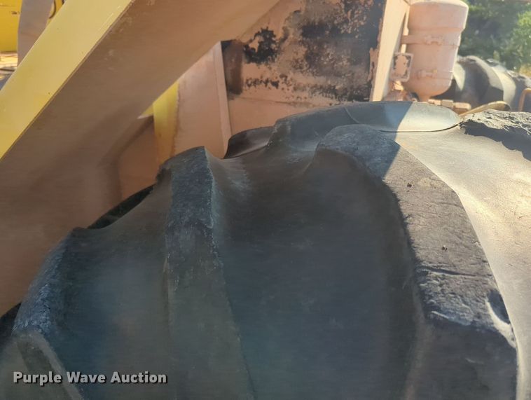 image for item MY9932 1991 Bomag MPH100R  soil stabilizer / recycler