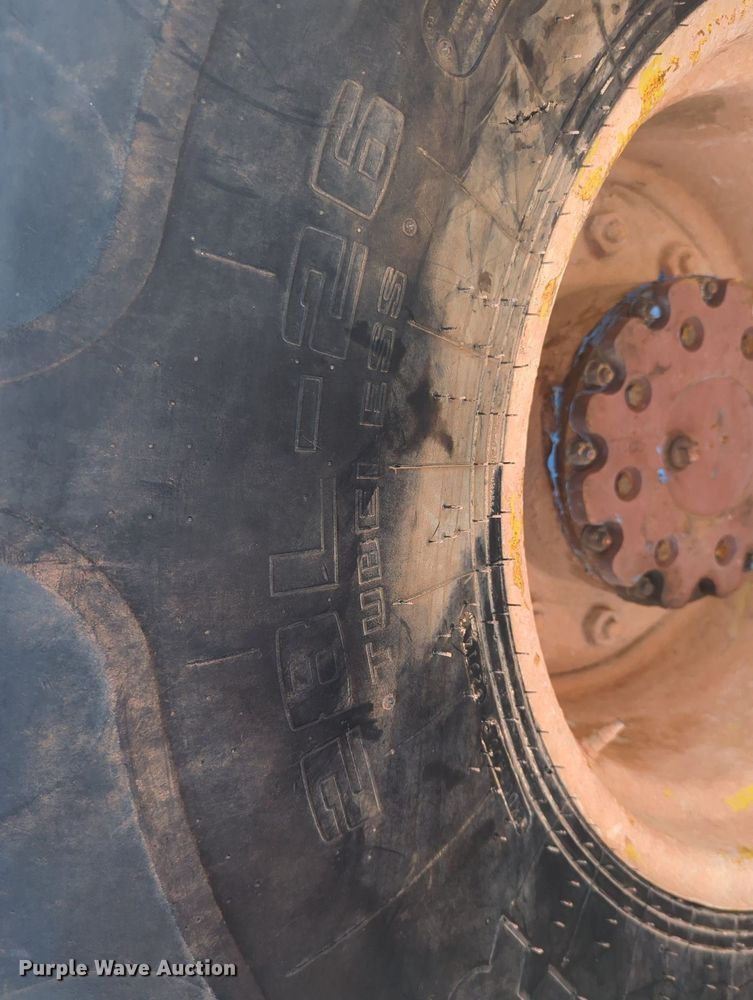 image for item MY9932 1991 Bomag MPH100R  soil stabilizer / recycler