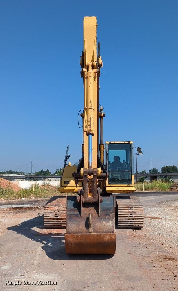 image for item MY9933 2006 Komatsu PC200LC-7  excavator