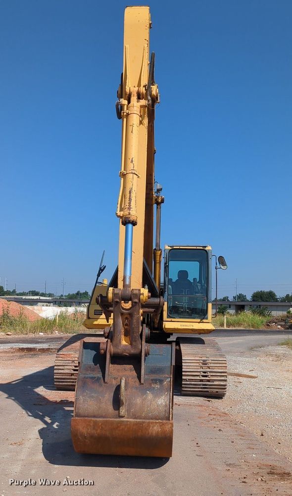 image for item MY9933 2006 Komatsu PC200LC-7  excavator