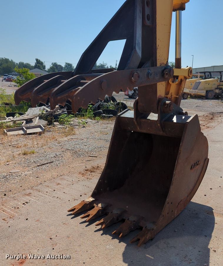 image for item MY9933 2006 Komatsu PC200LC-7  excavator