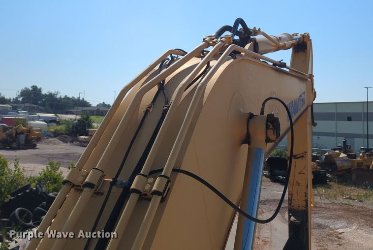 image for item MY9933 2006 Komatsu PC200LC-7  excavator