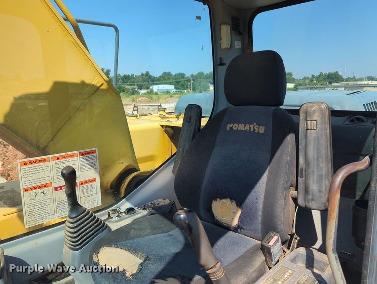 image for item MY9933 2006 Komatsu PC200LC-7  excavator