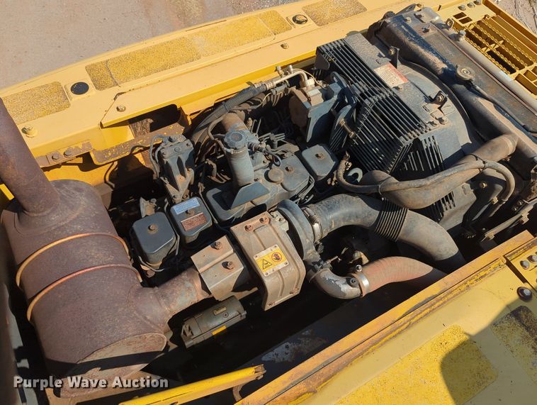 image for item MY9933 2006 Komatsu PC200LC-7  excavator