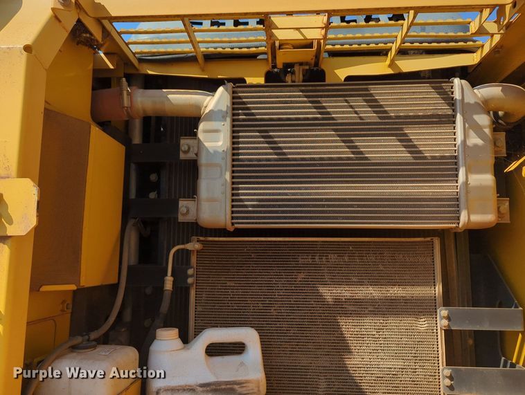 image for item MY9933 2006 Komatsu PC200LC-7  excavator