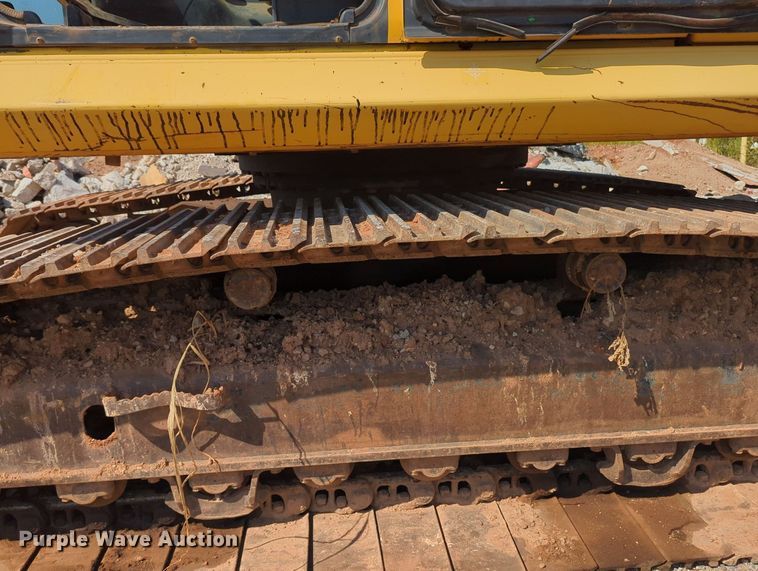 image for item MY9933 2006 Komatsu PC200LC-7  excavator